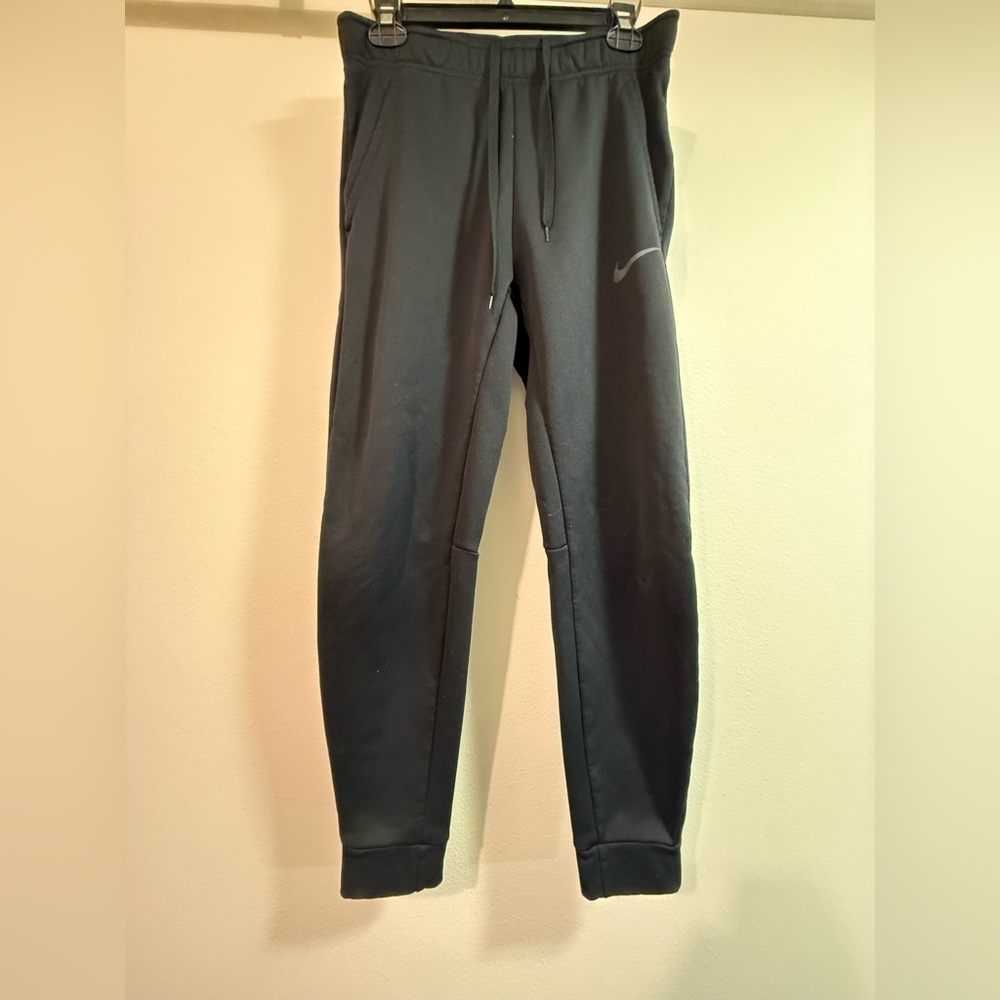 Nike Men's Dark Gray Joggers